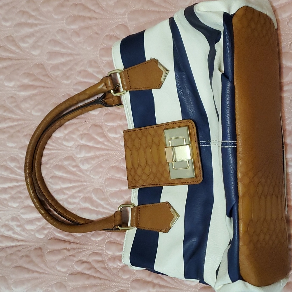 Apt 9 satchel purse